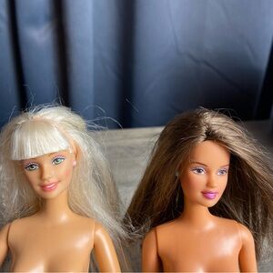 2 1999 Barbie dolls- Blonde and Brunette- Bendable Legs, One has Bendable Arms